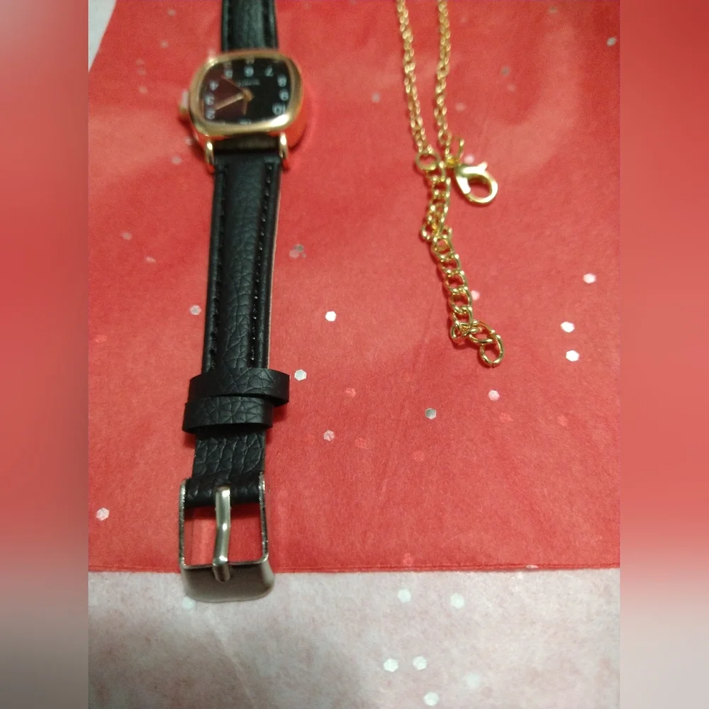 #19 Women's Quartz Watch & Heart Bracelet Gift Set - Picture 4 of 11